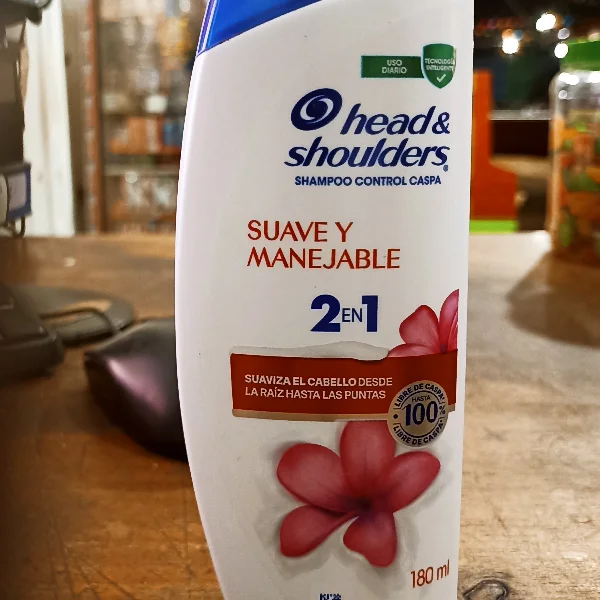 Shampoo Head & Shoulders 2 en 1 Suave y Manejable 180 ml